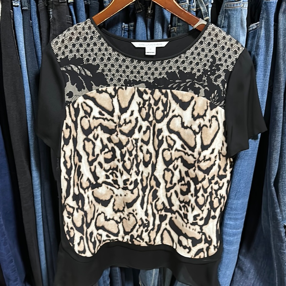 DVF 100% silk short sleeve blouse